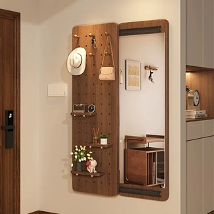 胡桃木色洞洞板穿衣镜一体门后置物架造型墙面全身镜墙上入户玄关