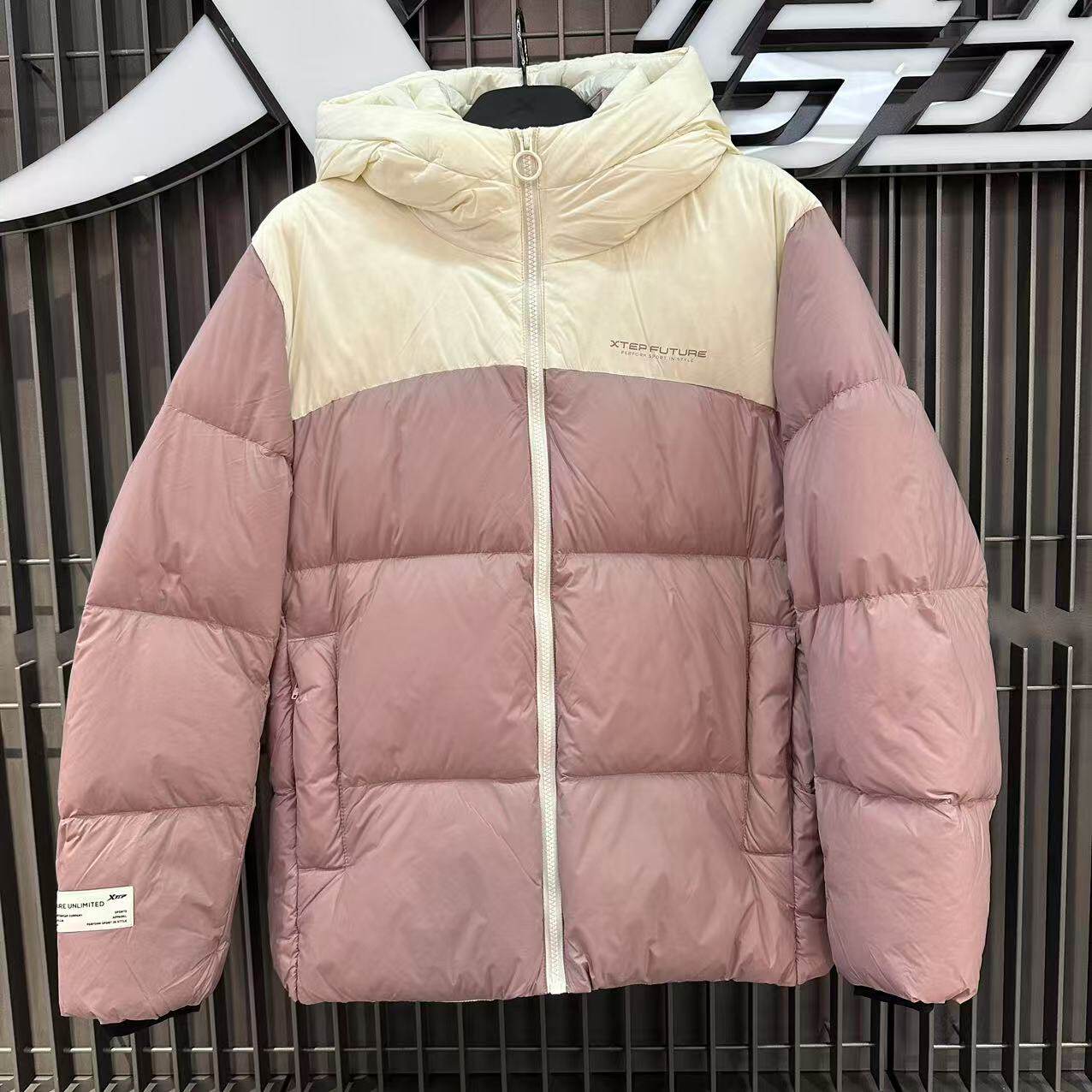 特步2024年冬季女新款羽绒服加厚保暖休闲拼接外套976428190347