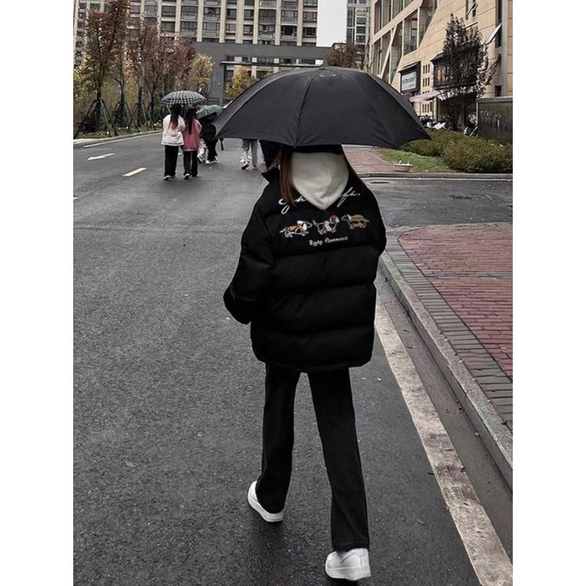潮牌轻薄黑色保暖羽绒棉服女款秋冬季新款小众设计感字母印花外套
