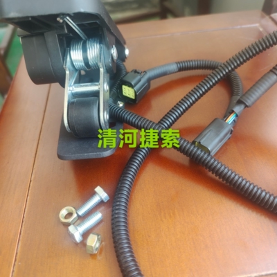 电子脚油门加装专车专用无需改线插上就能用自带两个插头1.7米线