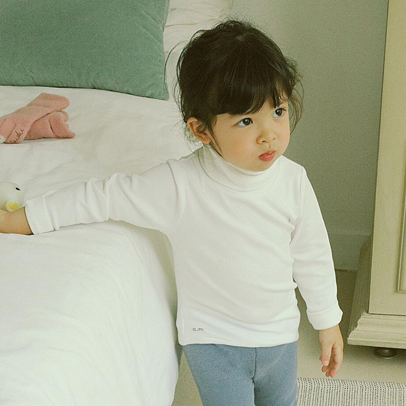 amber长袖白色打底衣软舒适保暖