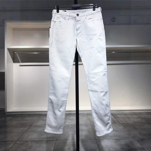 小L穿 白色纽扣直筒牛仔裤 男士 470 ARM