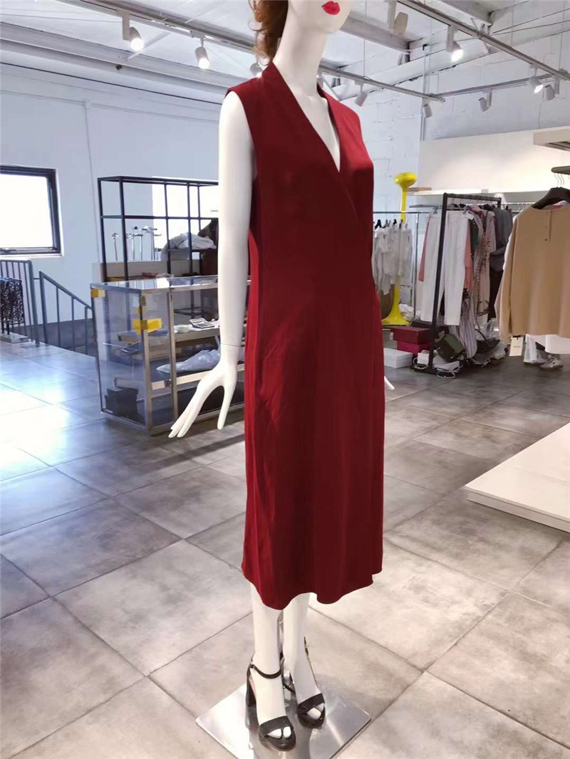 M-L穿 VICTORIA BECKHAM 显白皙和气场 酒红色连衣裙 1788使用感如何?