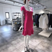 简约百搭玫红色方领收腰连衣裙 1050 LEGER 时尚 S穿 HERVE
