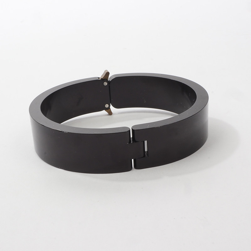 10017 AL0YX 9S0M 帅气时装手镯 650