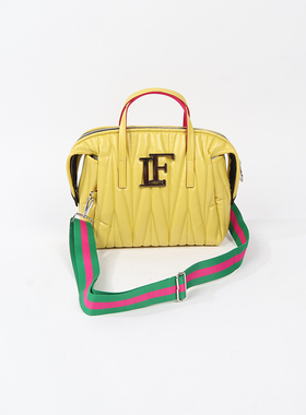 LA FI0LLE DE0S FL0EURS 时尚立体褶皱皮革时装包 620