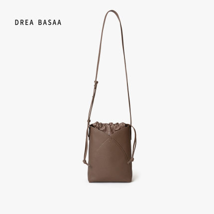 DREA BASAA半山花瓣荔枝纹小斜挎包小众设计感抽绳时尚真皮单肩包