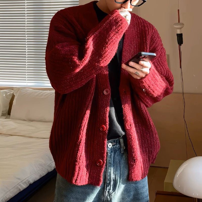 宽松红色毛衣开衫外套男