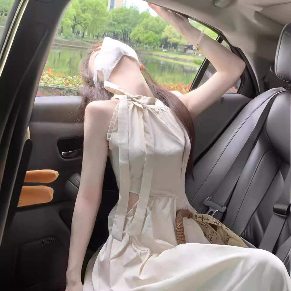 法式温柔蝴蝶结系带挂脖连衣裙女夏季新款芭蕾风露腰高级感中