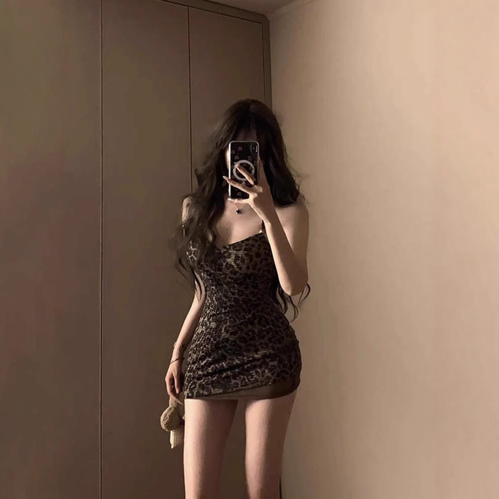 美式辣妹豹纹挂脖吊带连衣裙