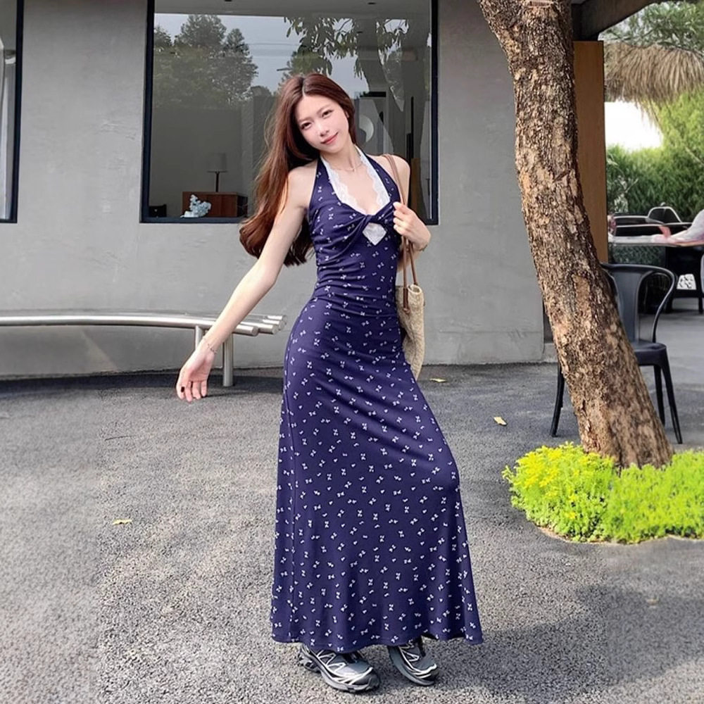 法式蕾丝挂脖V领收腰碎花连衣裙