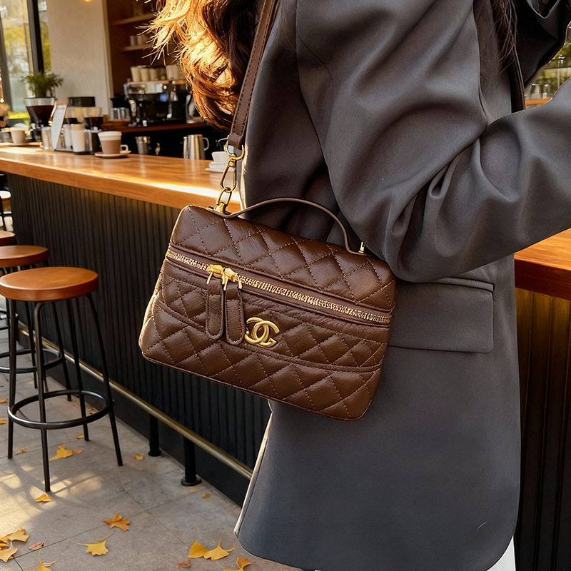 高级感菱格小香风链条手拎小方包精致小巧盒子包高级感百搭斜挎包,箱包皮具/热销女包/男包,小方包,淘宝优惠券,粉丝福利购,淘宝优惠卷