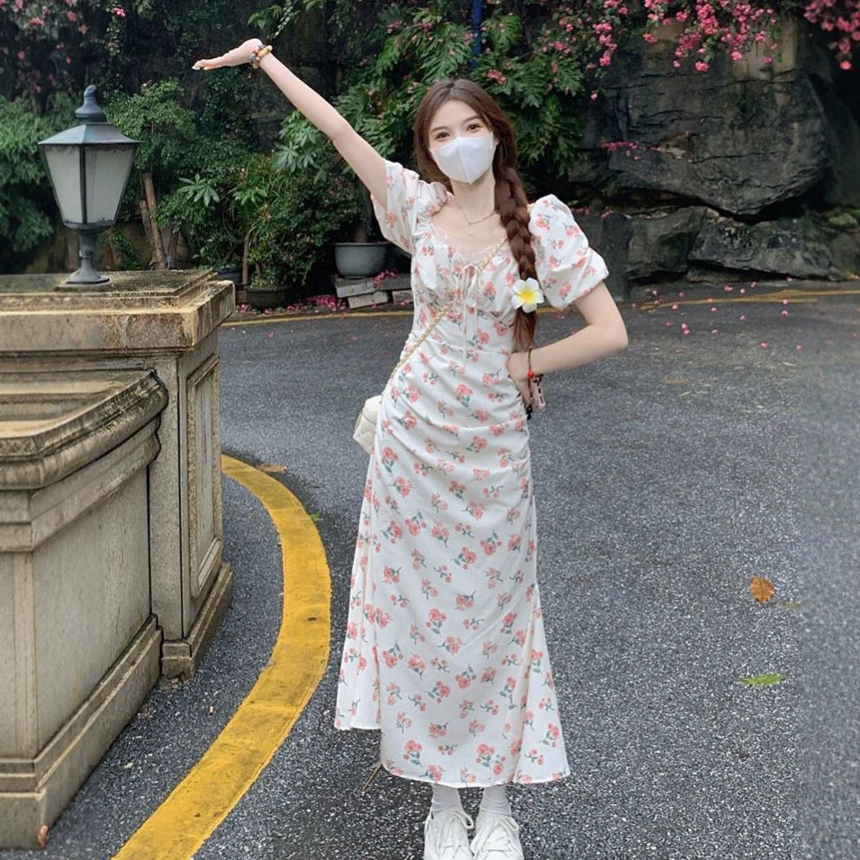 夏季森系方领泡泡袖显瘦连衣裙