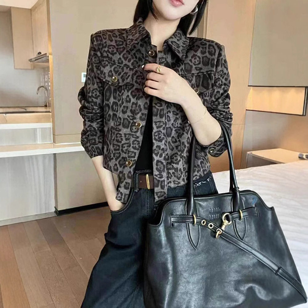 长袖翻领豹纹外套女短款