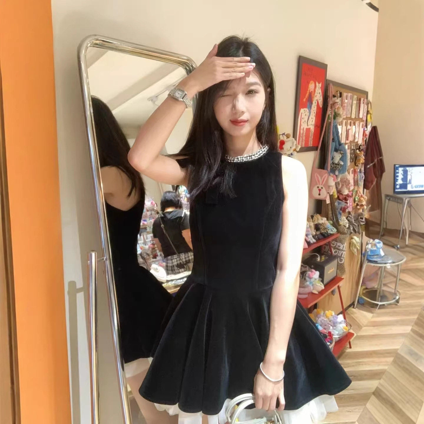 蝴蝶结无袖镶钻小黑裙年会礼服