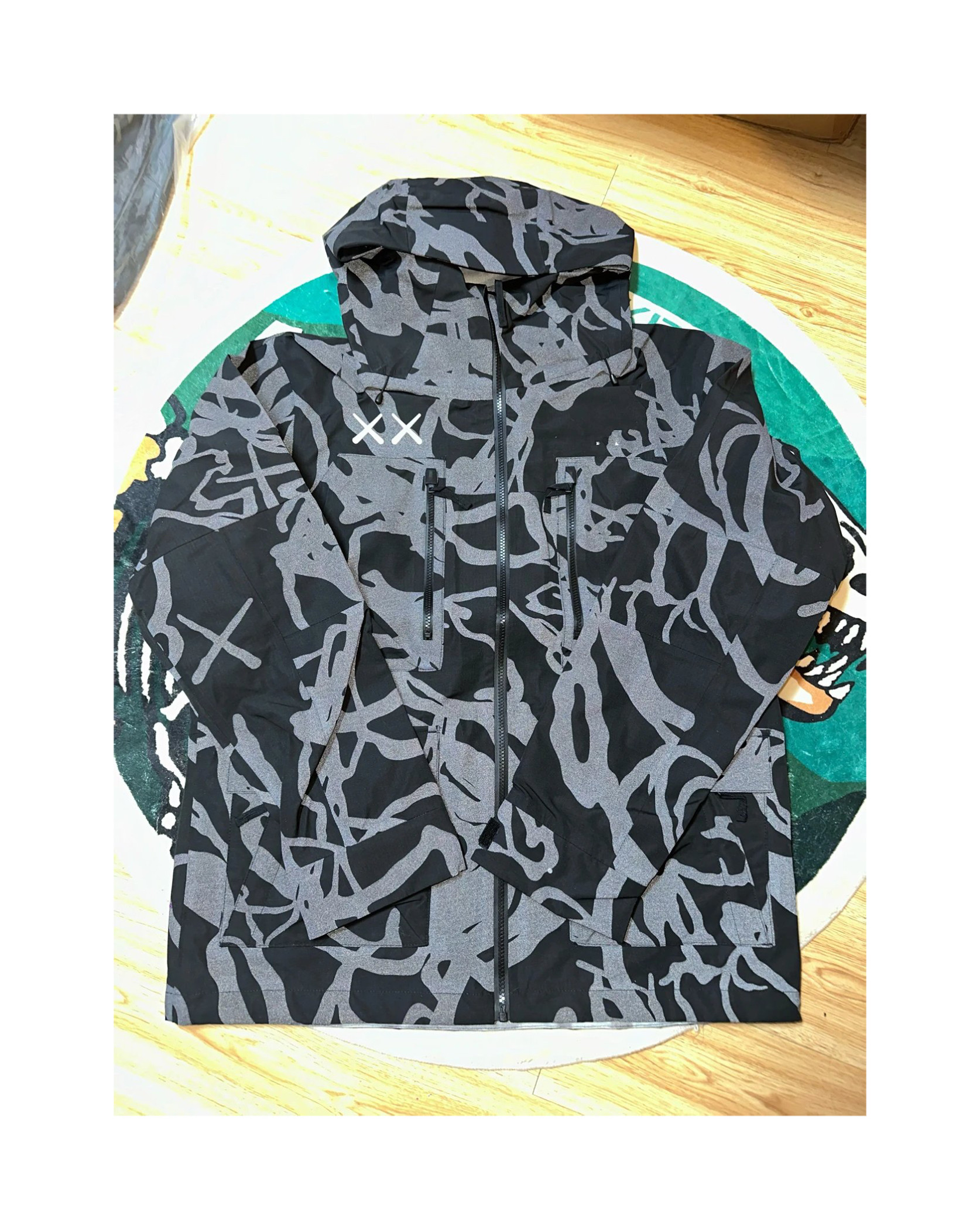 防水压胶!正确kaws滑雪服外套冲锋衣新款反光风衣春秋男女