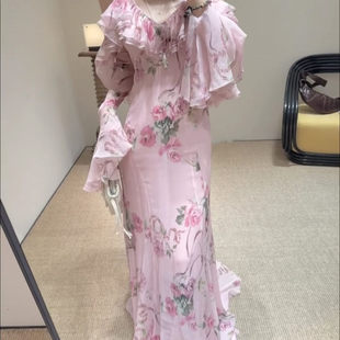 法式甜美温柔荷叶边一字肩碎花连衣裙仙女气质收腰显瘦度假长裙女
