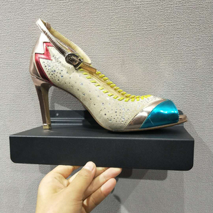 黑色金属上墙卡槽板鞋店运动鞋拖架专卖店阵列架鞋托展示架高跟鞋