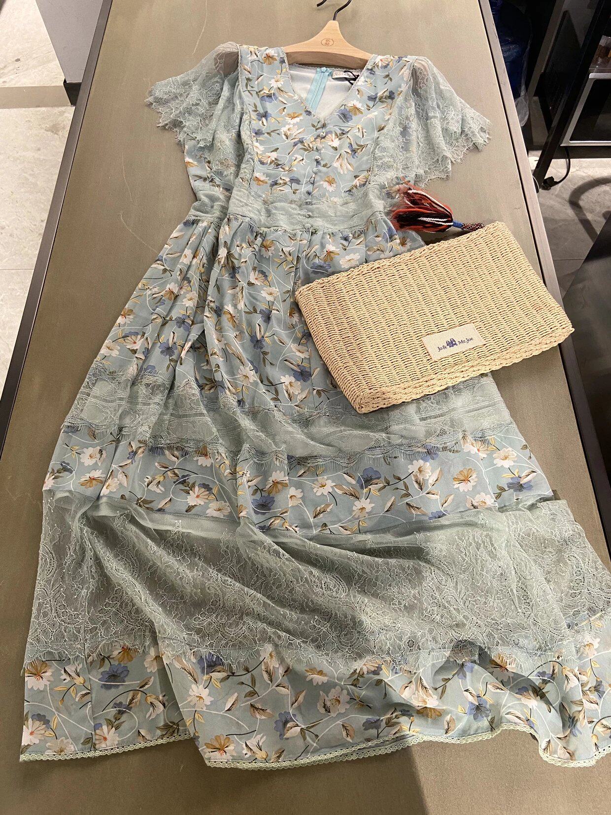 外贸尾货  高级感蕾丝花色高腰显瘦连衣裙女长裙