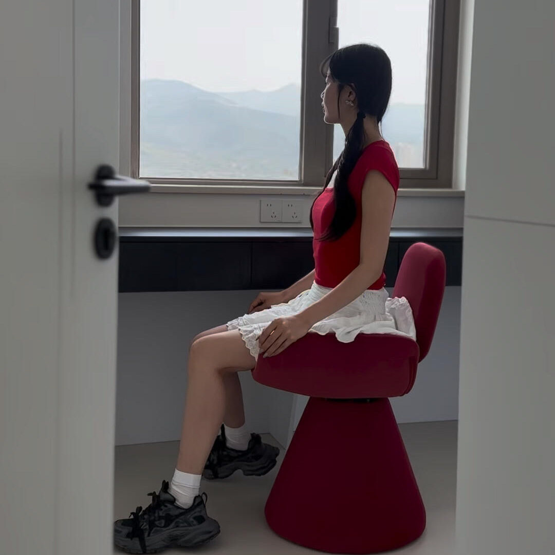 网红女生奶油风化妆椅轻奢高级感梳妆凳可旋转卧室靠背餐桌椅网红