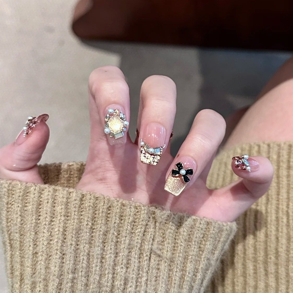 新年手工光疗蝴蝶结小香风金色猫眼温柔人气名媛风显白秋冬穿戴甲