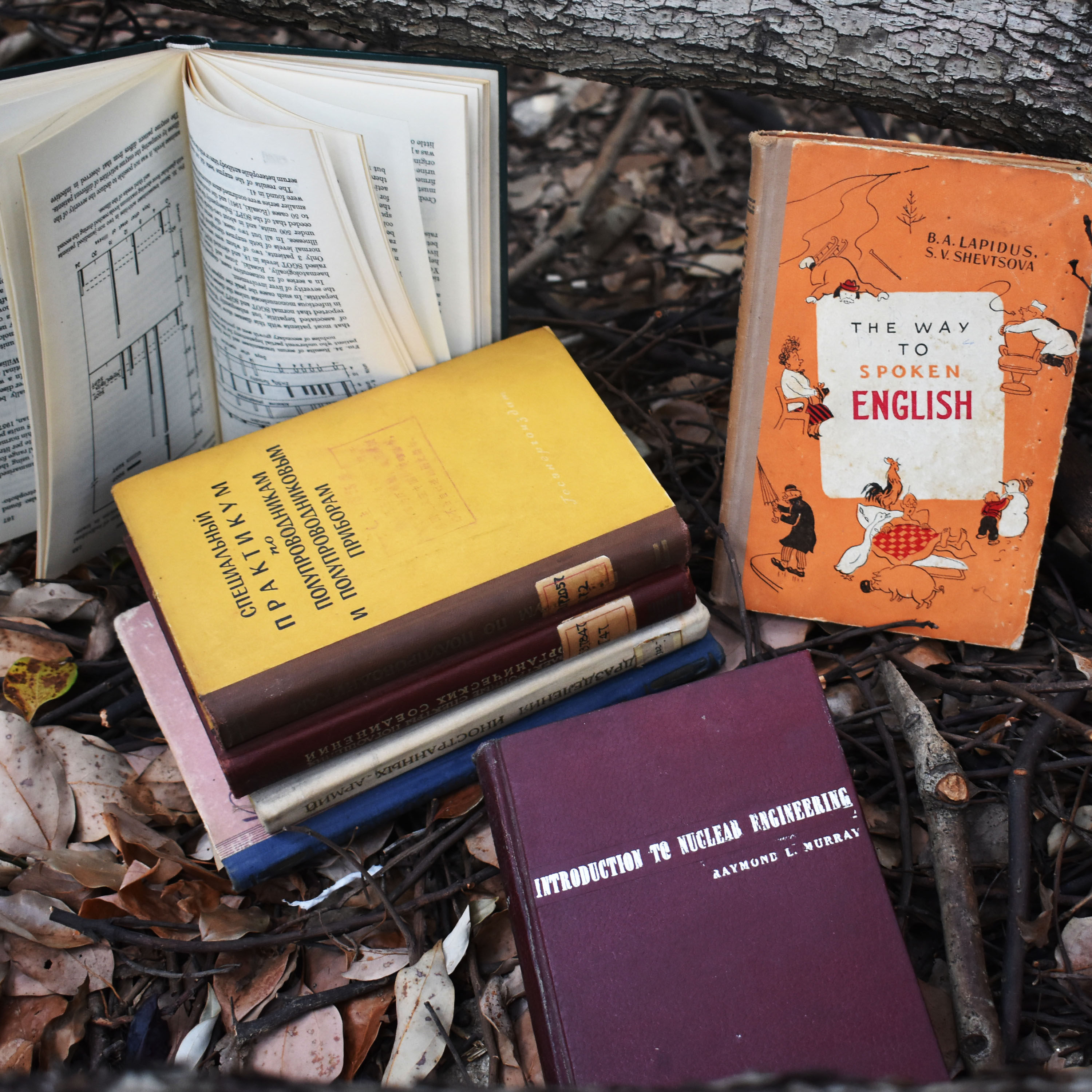 欧式复古放大镜羽毛笔婚纱摄影道具英文旧书古董外文硬皮精装书籍