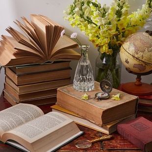 复古外文英文旧书二手书橱窗办公室摆件陈列拍摄道具摄影背景