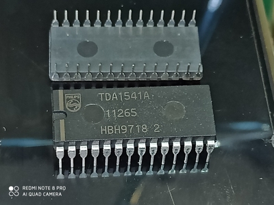 新 TDA1541A 解码IC 外贸库存货 暗字体版本  一个价格配镀金座脚