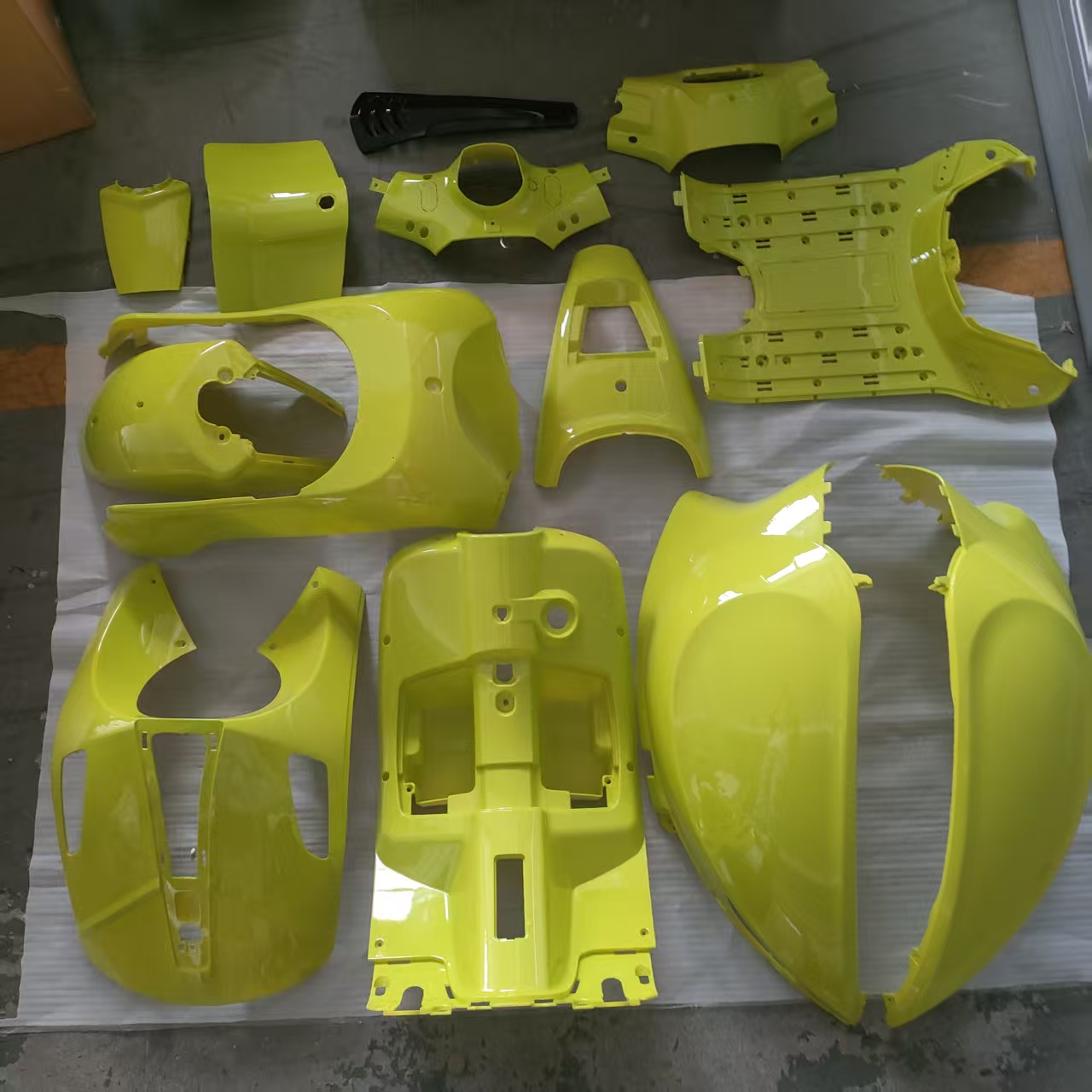 台湾旷达金大力伟士电动车外壳