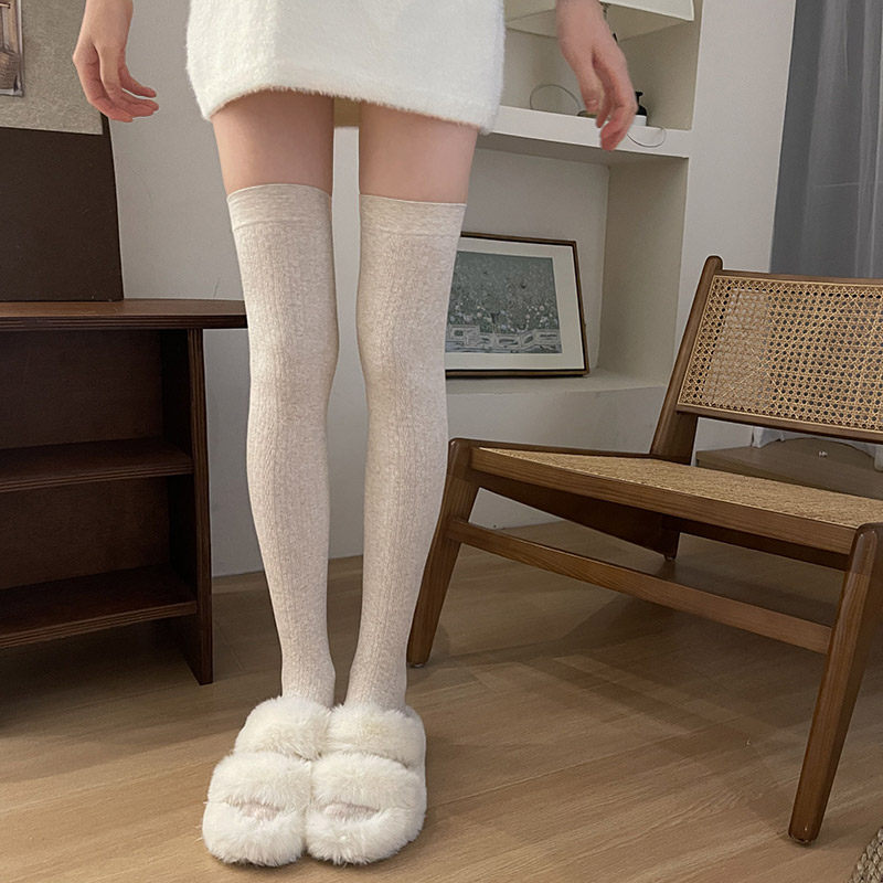 9/20 20:00 美拉德色系秋冬麻花微压显瘦少女大腿过膝袜