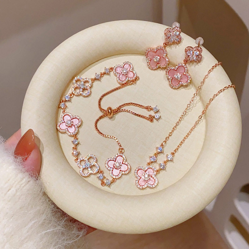 轻奢粉贝幸运四叶草手链女小众设计锆石高级感花朵项链耳环套装