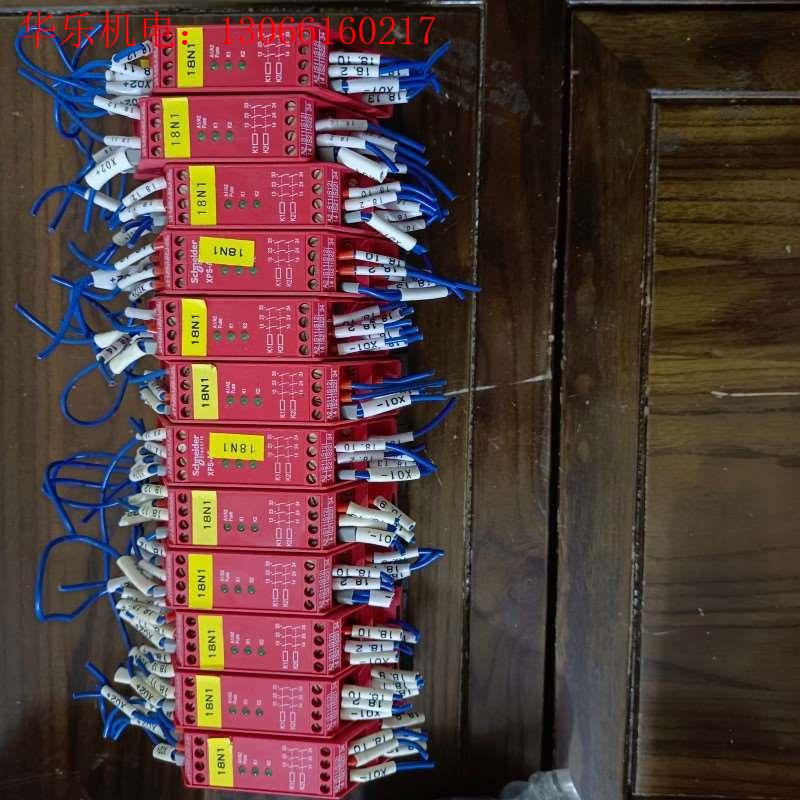 PLC施耐德安全继电器XPSAF5130二手拆机(请询价)