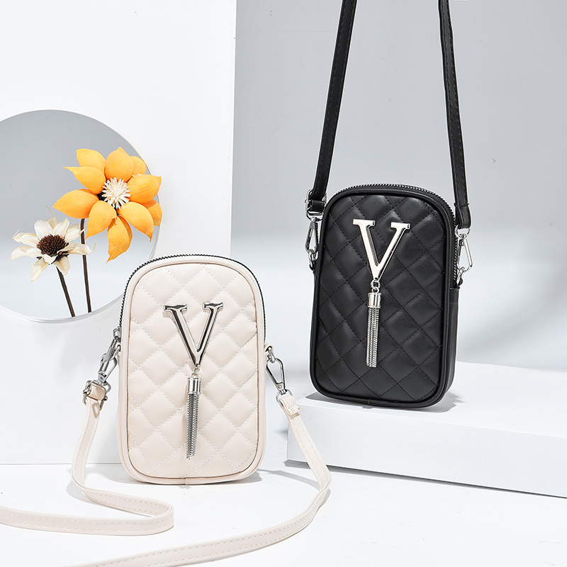 夏天放手机包小包包2022新款菱格时尚百搭单肩小包零钱斜挎包女包