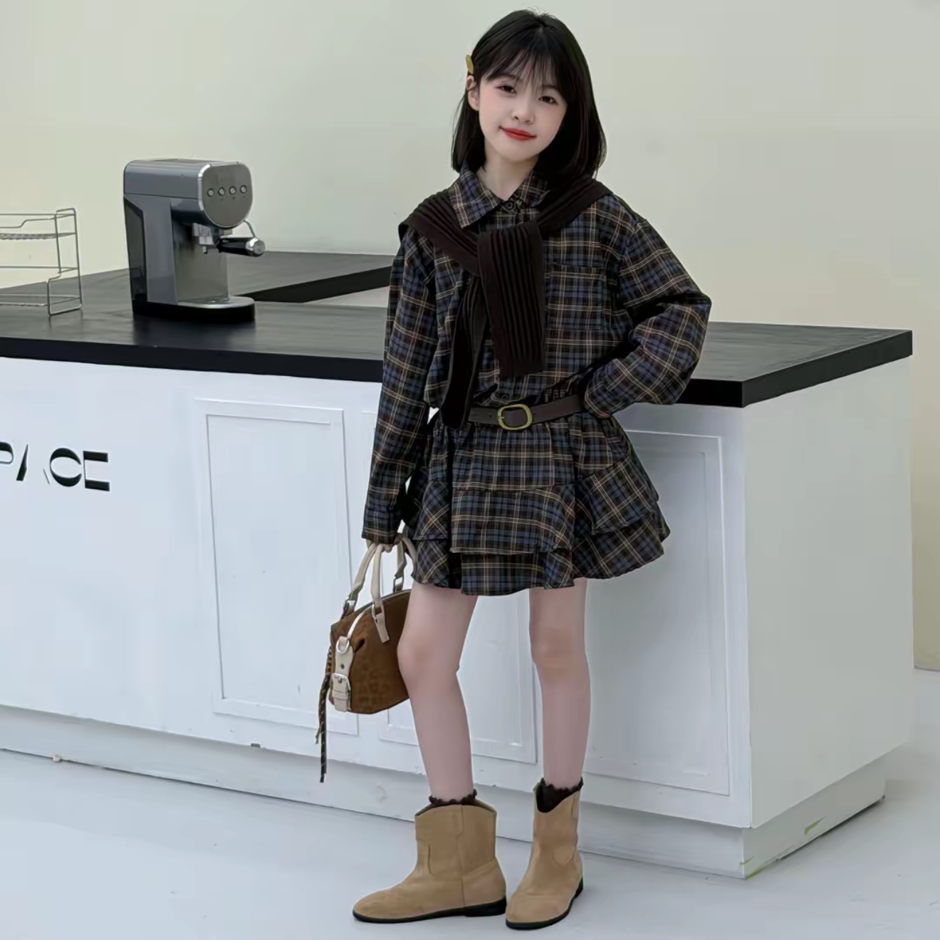 2026春女童复古撞色咖色格纹polo领收腰衬衫裙长袖针织披肩连衣裙