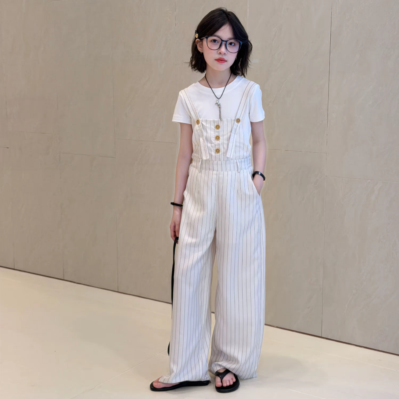 女童白色T恤条纹背带裤套装