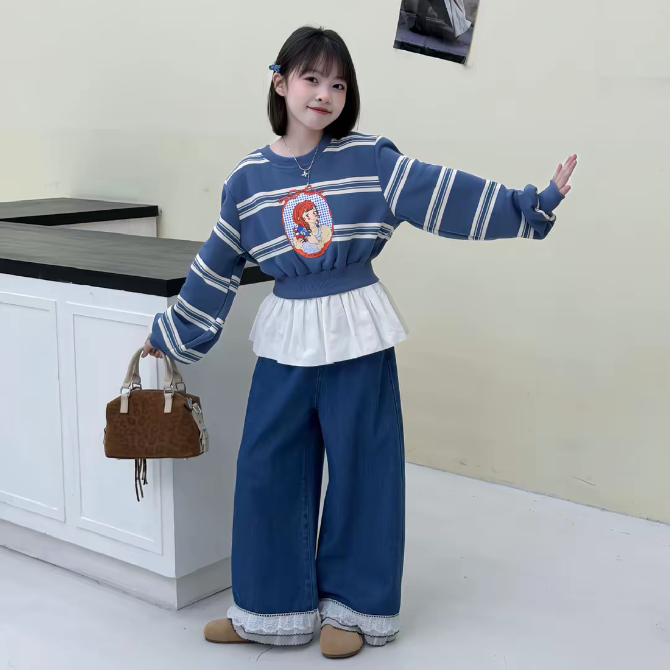 韩系超好看女童甜美设计感条纹拼接卫衣蕾丝花边牛仔阔腿裤套装潮