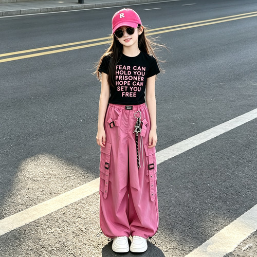女童字母短袖火龙果色工装裤套装