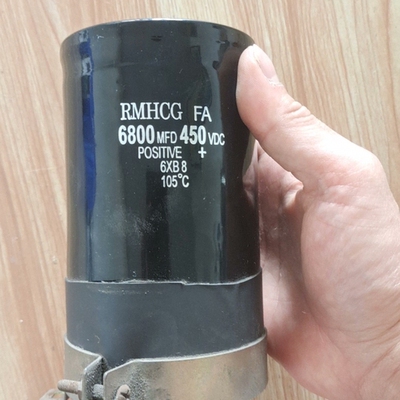 寻《《RMHCG FA电容器，成色清一色，很不错，有点灰尘