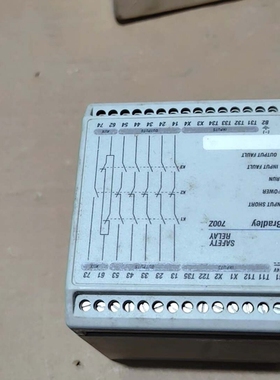 寻《《AB 700-ZBR520AZ1两个