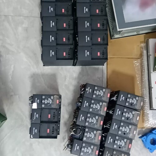 寻《《丹佛斯VLT Micro Drive变频器，型号132F00