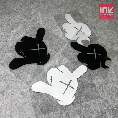 潮牌KAWS创意个性卡通可爱贴纸