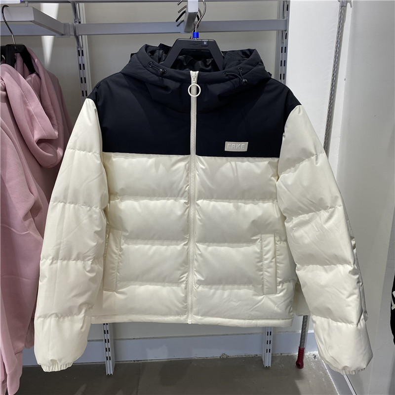 鸿星尔克保暖连帽常规女