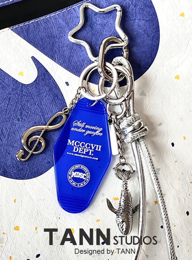 小红书同款像鲸鱼吻着浪蓝色钥匙扣号牌创意个性包包挂件配饰配件