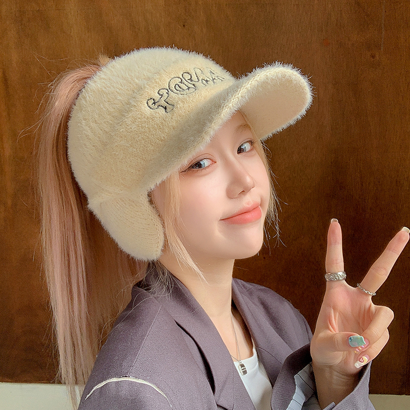 骑车韩版女秋冬季护耳毛线鸭舌帽