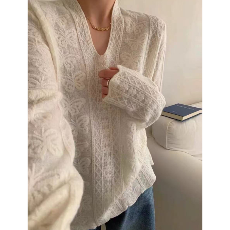 高级浪漫V领蕾丝软打底蝴蝶提花羊毛混纺春季百搭针织套头打底衫