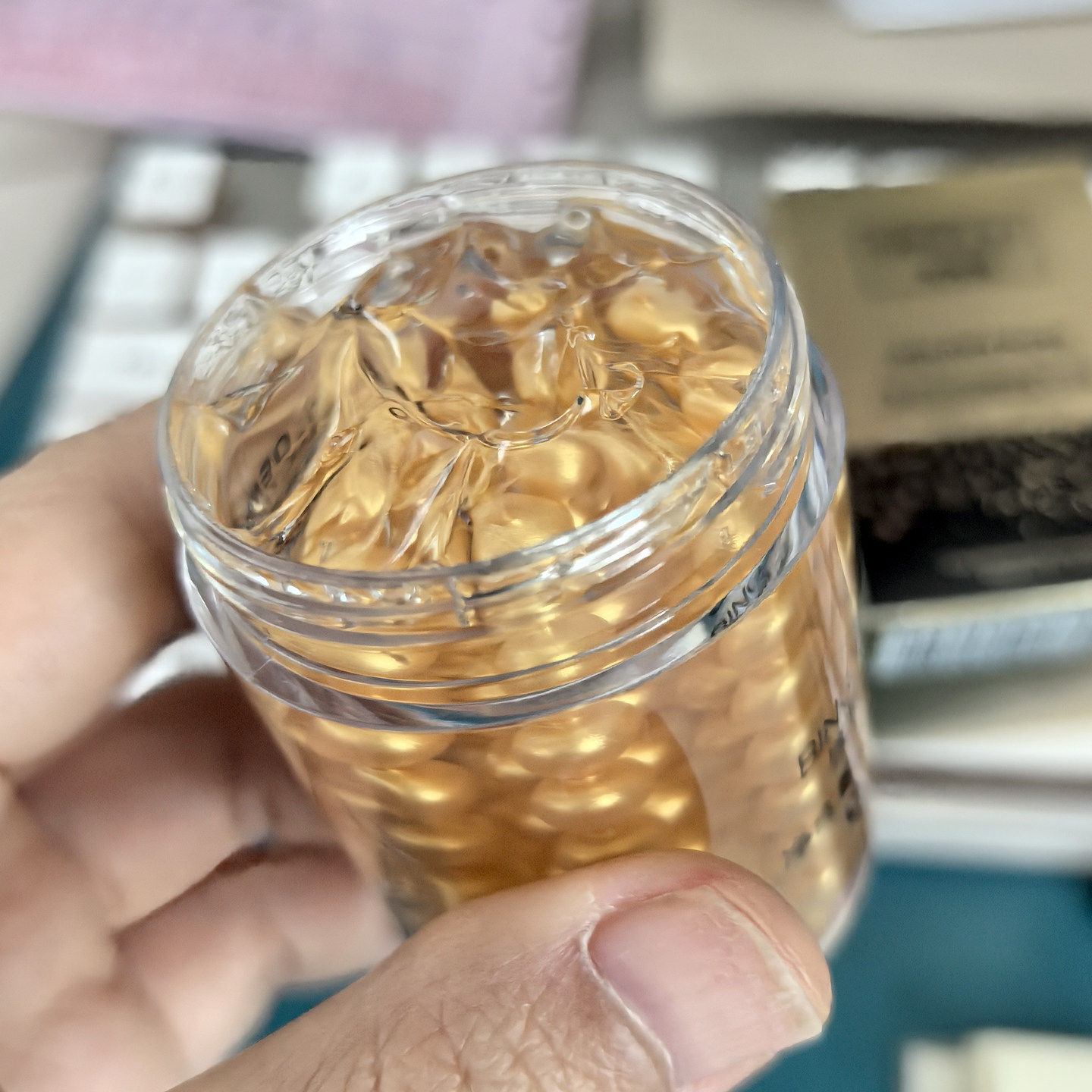 捡漏金眼霜60g冰菊黄金玻色因植萃奢养淡纹抗皱眼部护理改善眼袋,美容护肤/美体/精油,眼霜,淘宝优惠券,粉丝福利购,淘宝优惠卷