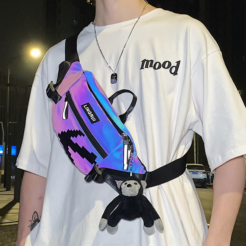 挎包男日系潮牌胸包个性反光嘻哈小包学生运动包包男士腰包ins女