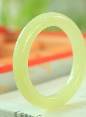 新疆和田玉老坑料黄口手镯女款大气优雅圆条玉镯57mm圈口小清新