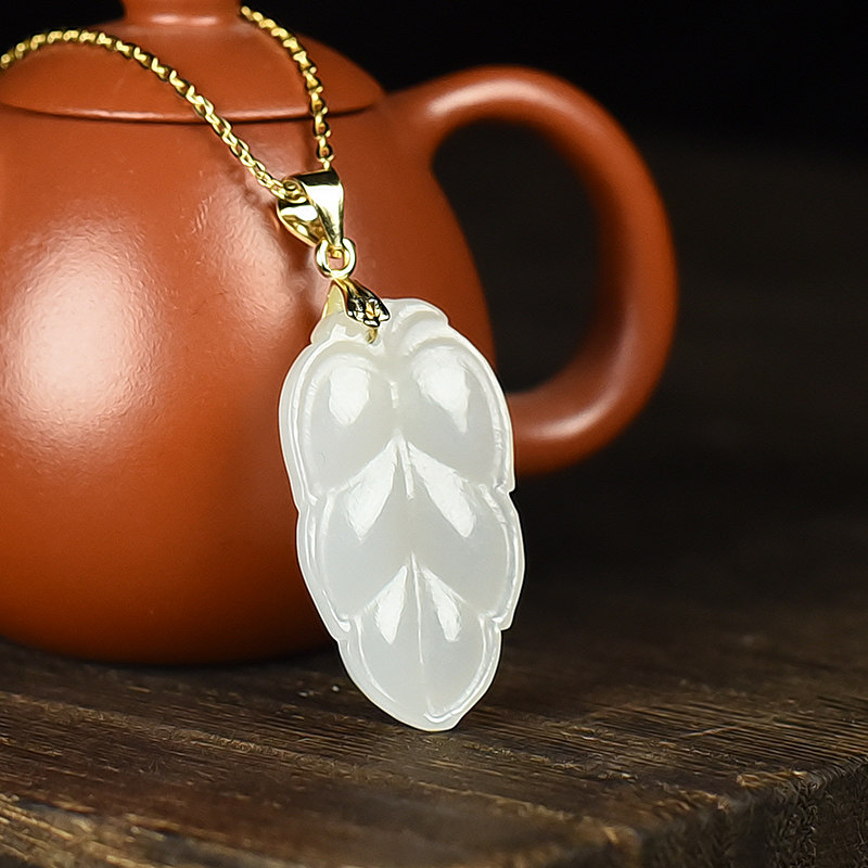 和田玉树叶吊坠女士款金枝玉叶挂件新疆玉石项链送女友生日礼物