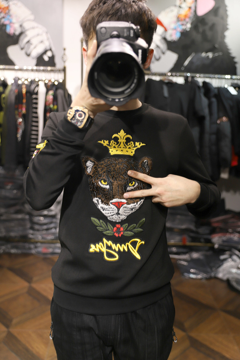 欧洲站双子星秀场定制重工刺绣皇冠豹头黑色修身时尚轻奢男士卫衣